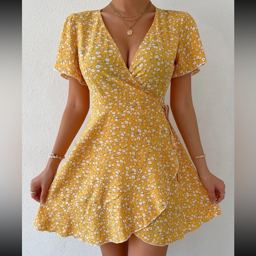 NWOT Shein yellow Ditsy Floral Wrap Tie Side Dress